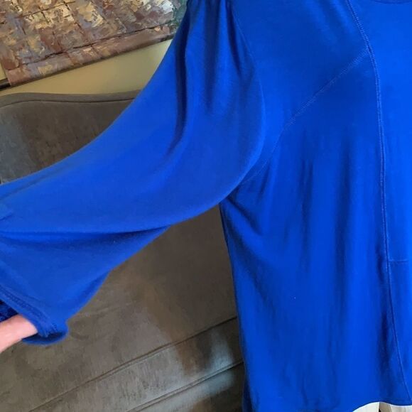 Size 3 zenergy by Chicos top - Picture 2 of 8